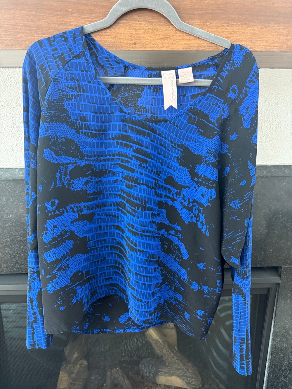 Blue & Black Abstract Long-Sleeve Tee by Gemma